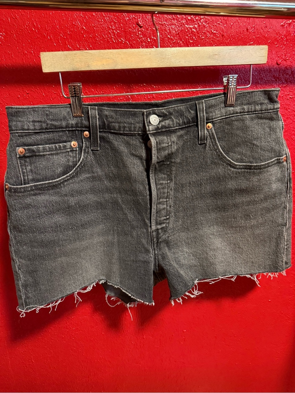 84. Preloved Levi's 501 Black Frayed Hem Jean Shorts